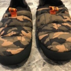 northface slippers